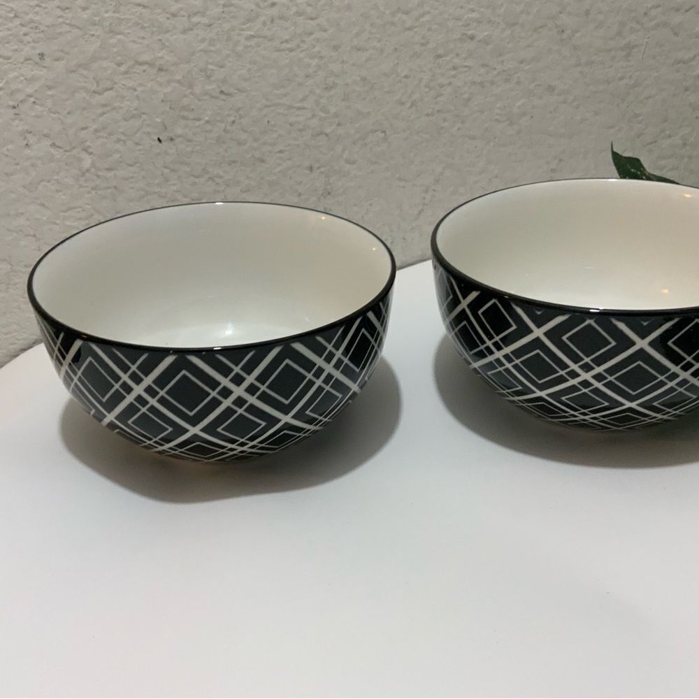 Lot of 2 Dover & York Black White Geometric Ceramic 5.5” Bowls B4